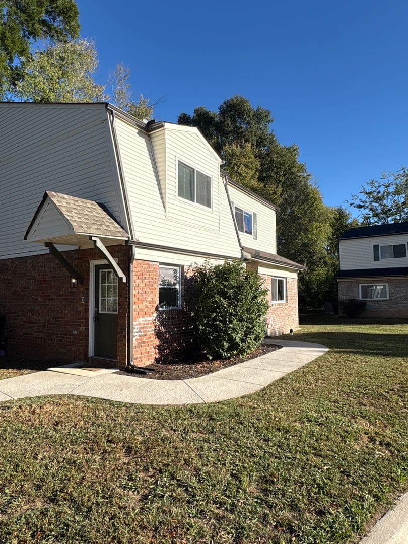 Tullahoma Townhome: 601 E Grundy St.