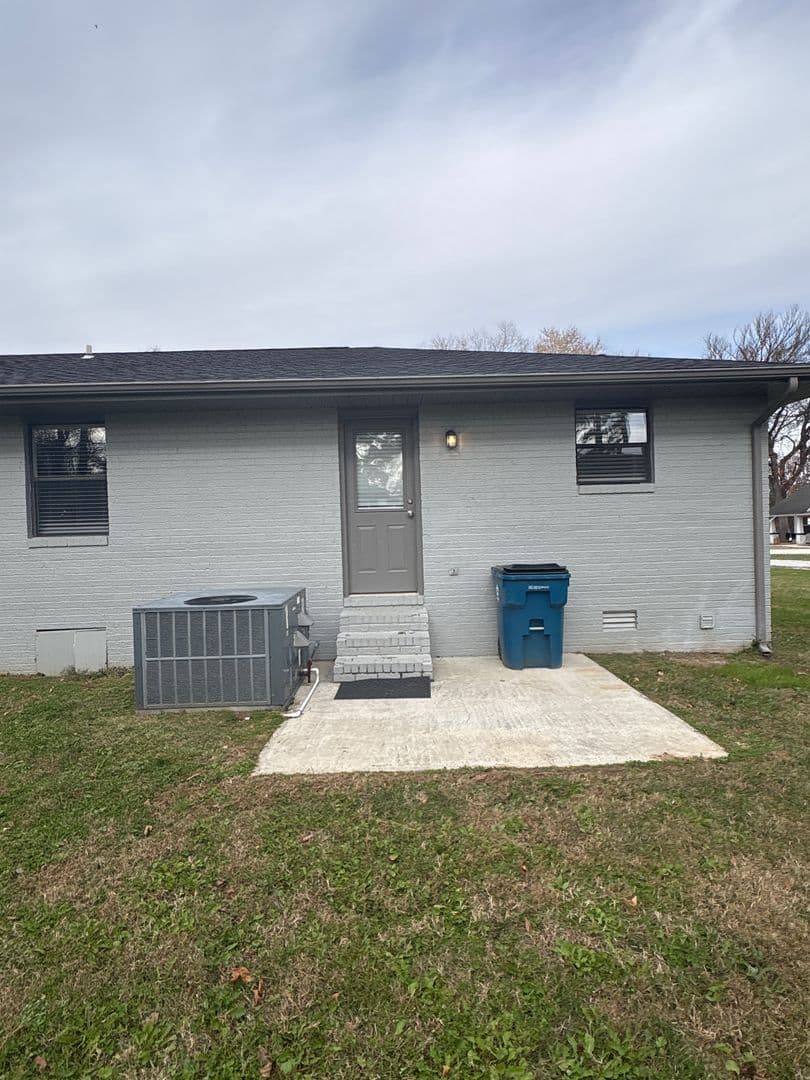 Manchester Townhome: 506 E. Main Street