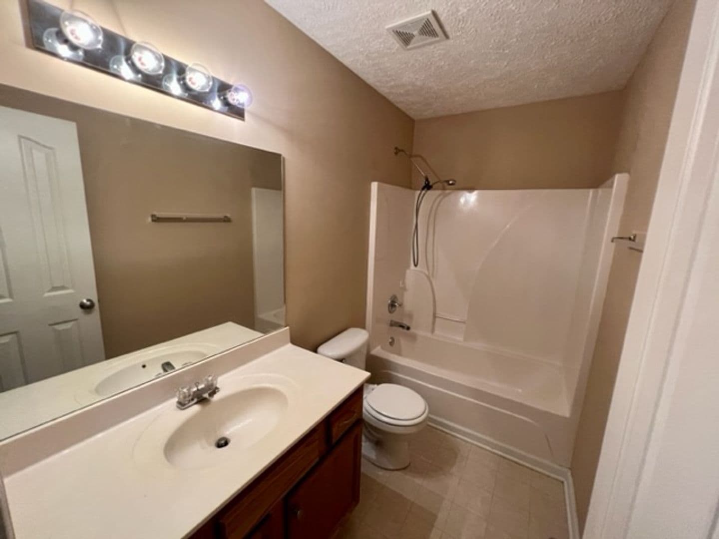 Murfreesboro House: 1119 Eastwoods Drive