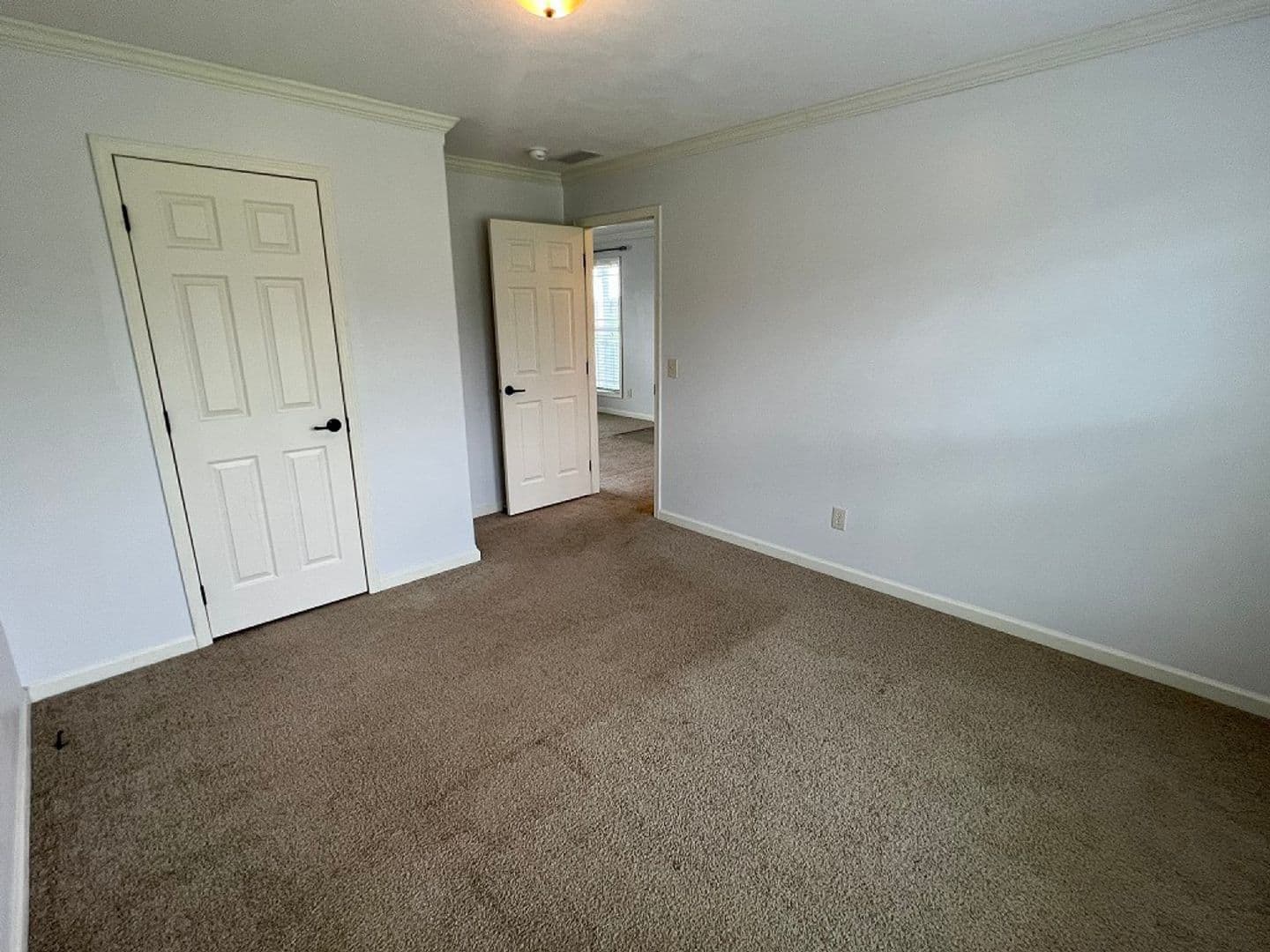 Shelbyville House: 1625 Hwy 64 W