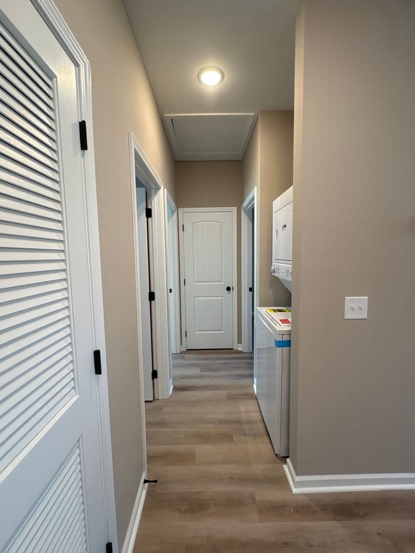 Manchester Apartment: 1109 S Spring St.
