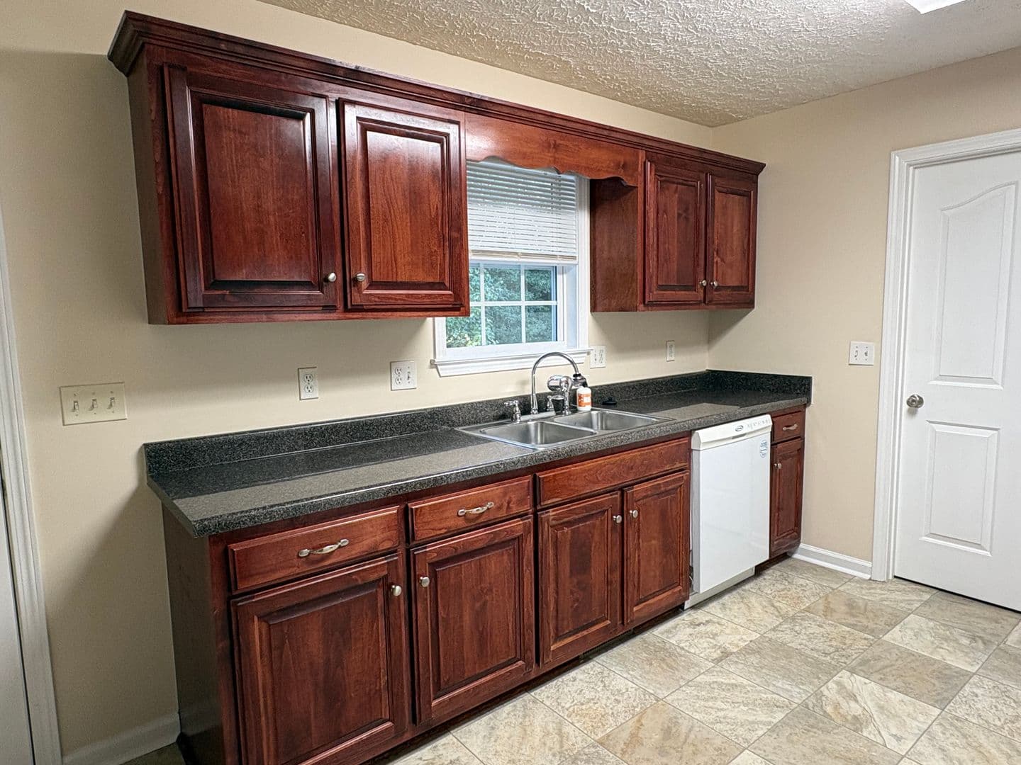 Manchester House: 173 Forrestwood Drive