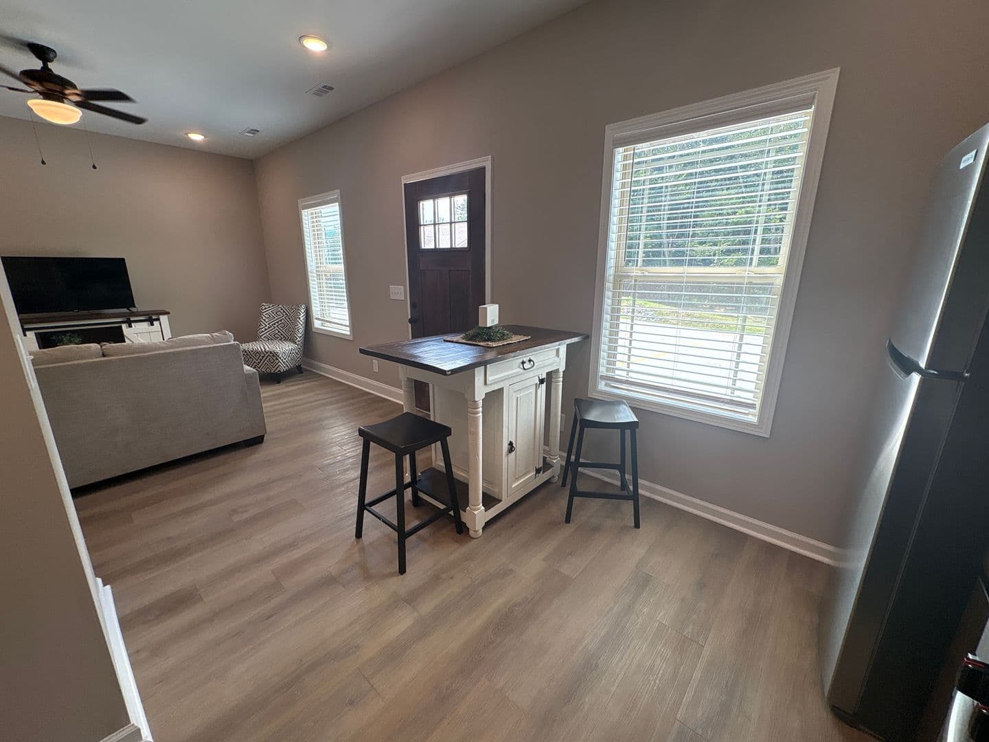 Manchester Apartment: 513 West End Circle