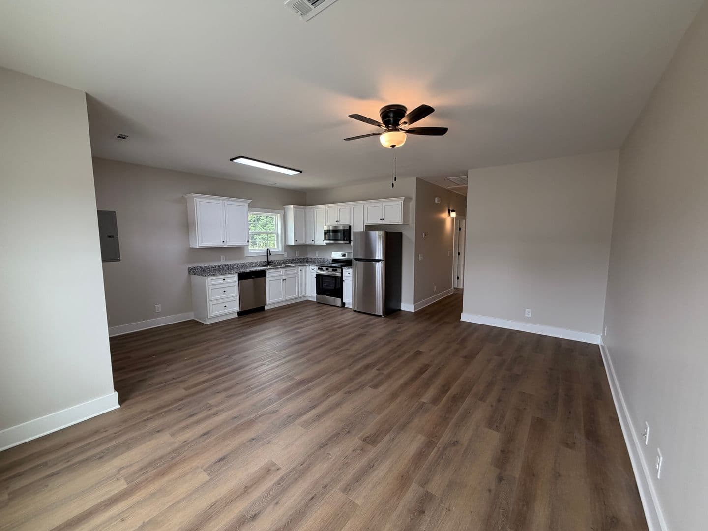 Shelbyville House: 201 Cates St