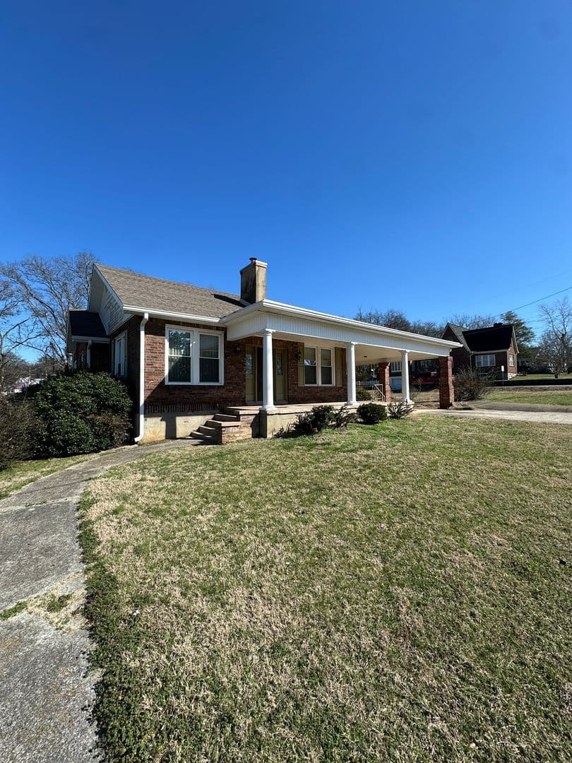 Shelbyville House: 709 S Brittain Street