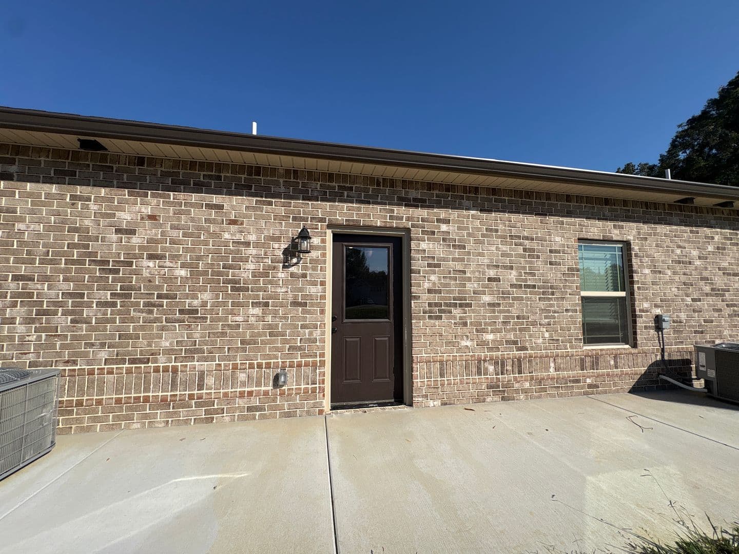 Manchester Apartment: 1109 S Spring St.