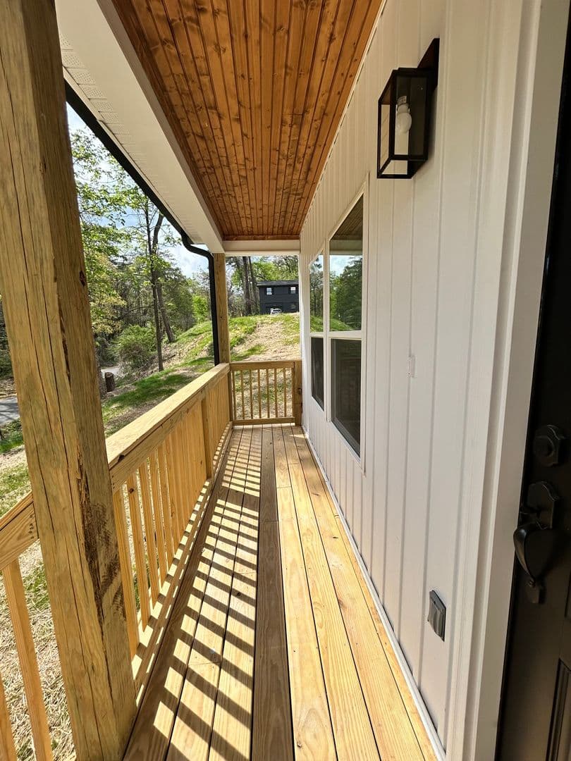 Hixson House: 931 Old Lower Mill Rd.