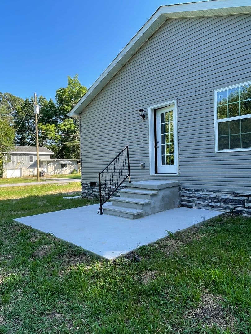 Tullahoma House: 1217 E Lauderdale St.