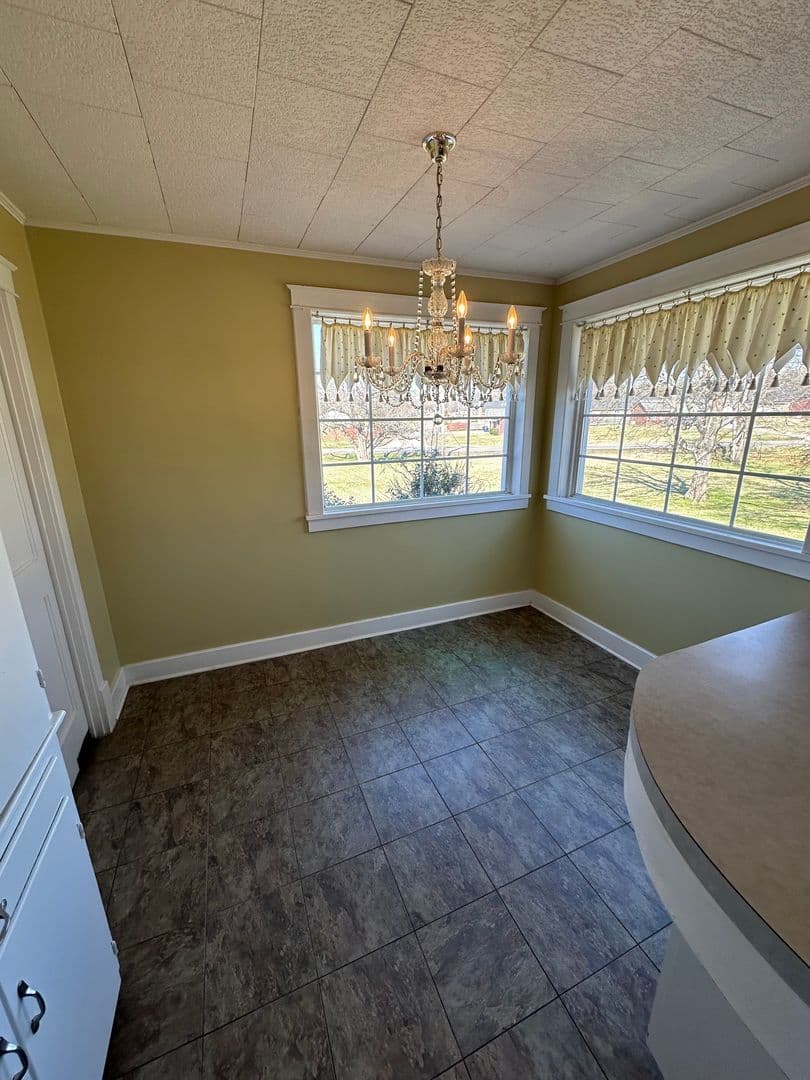 Shelbyville House: 709 S Brittain Street