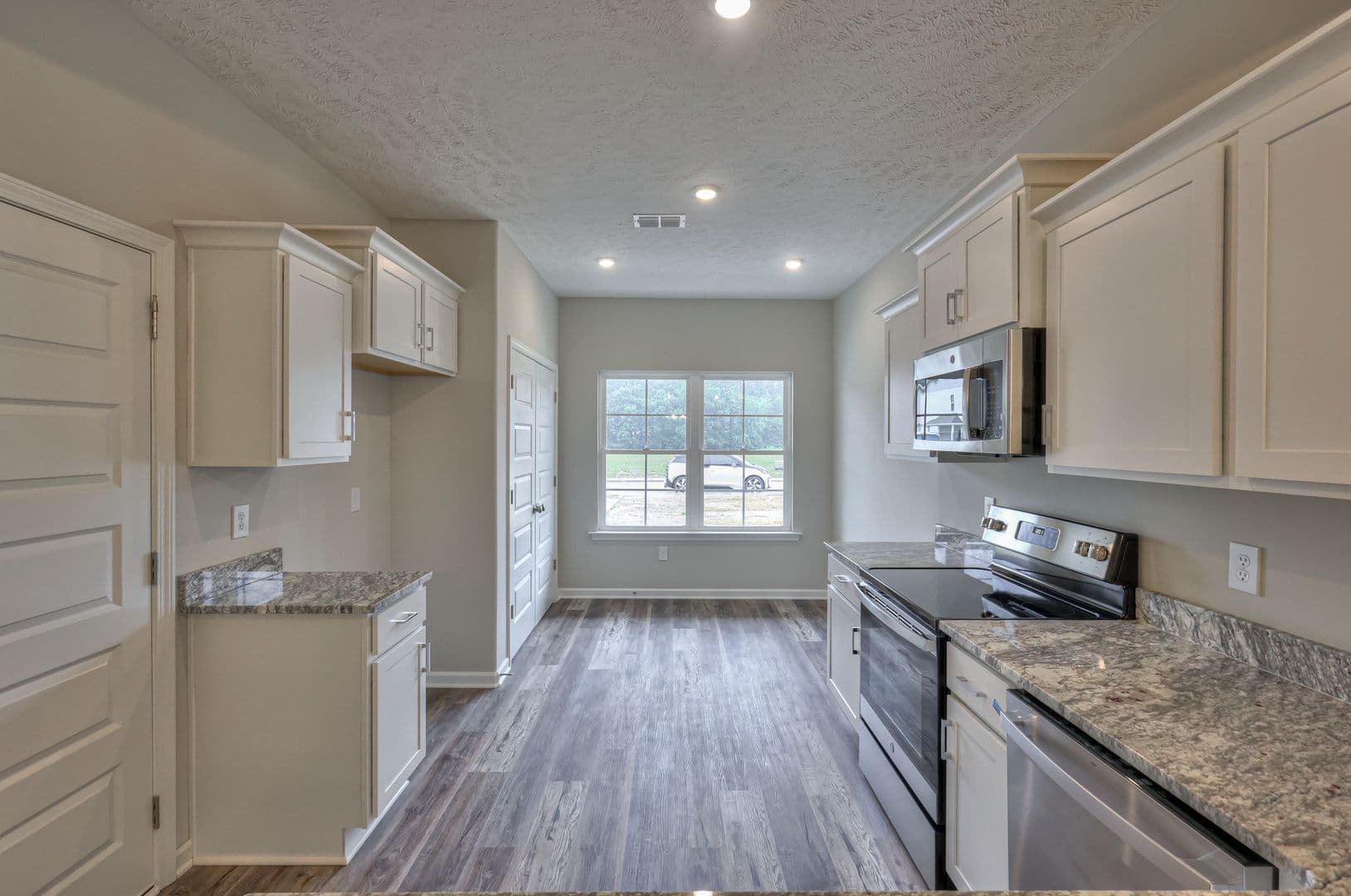 Manchester Townhome: 230 Creek Wood Rd.