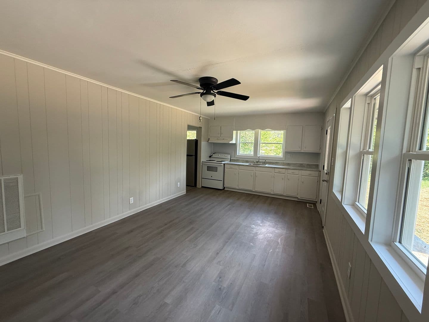 Rossville House: 89 Susan Ln.
