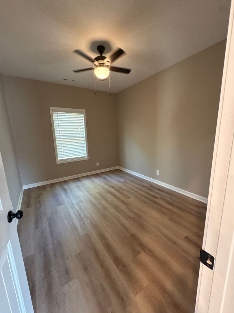 Manchester Apartment: 1109 S Spring St.