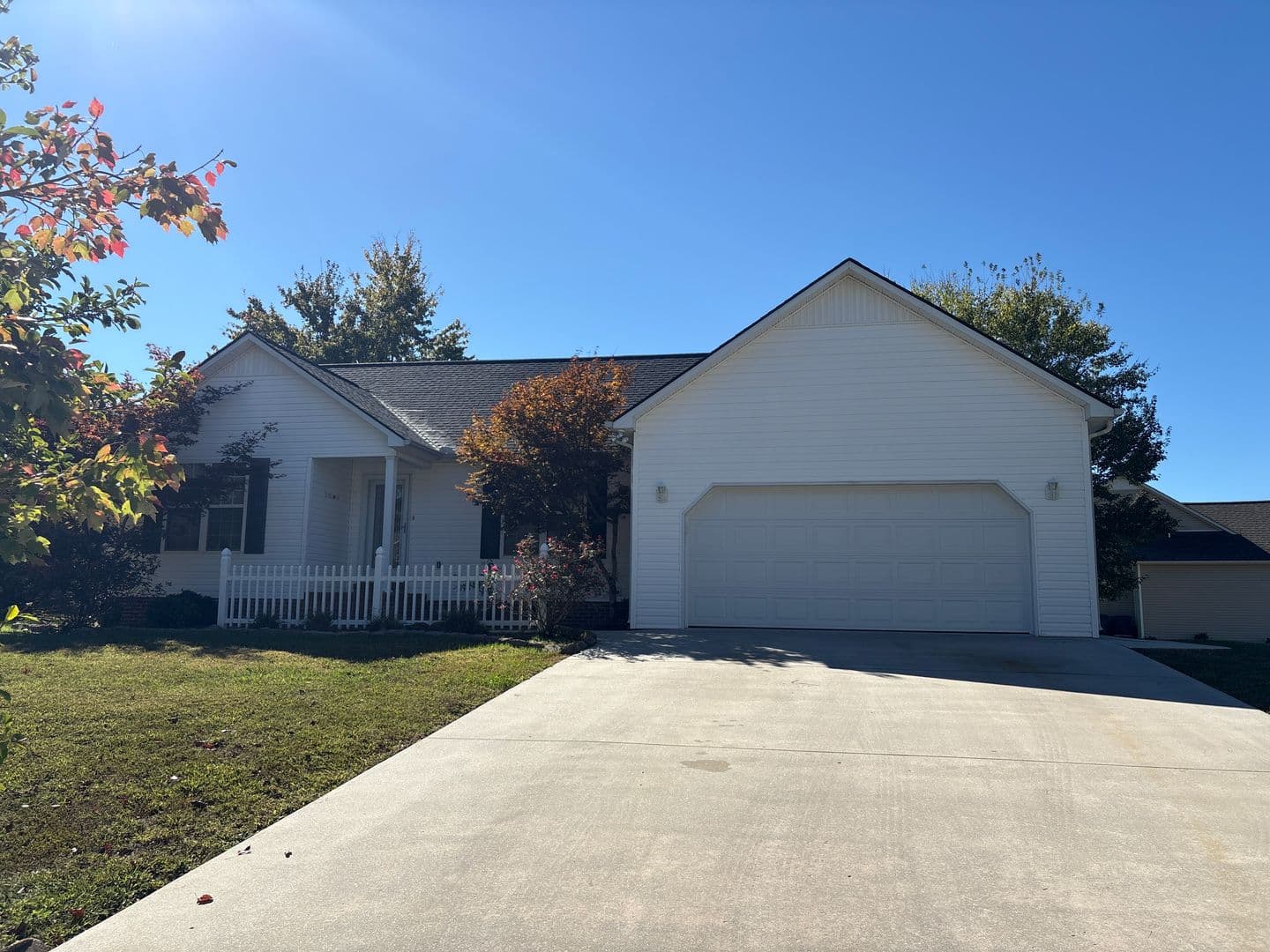 Manchester House: 1503 5th Avenue