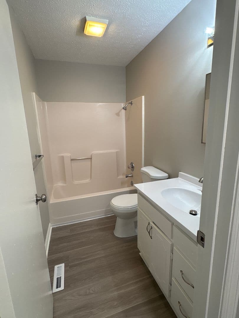 Manchester Townhome: 506 E. Main Street