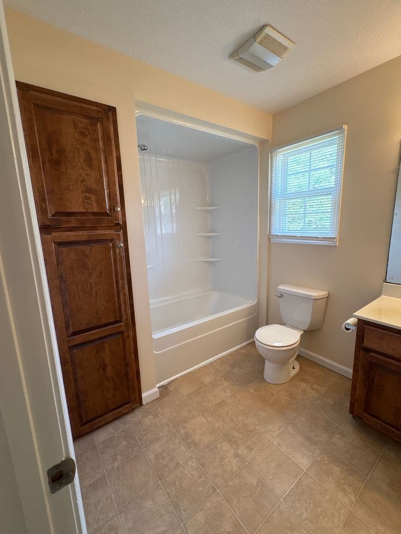 Manchester House: 307 Forrestwood Drive
