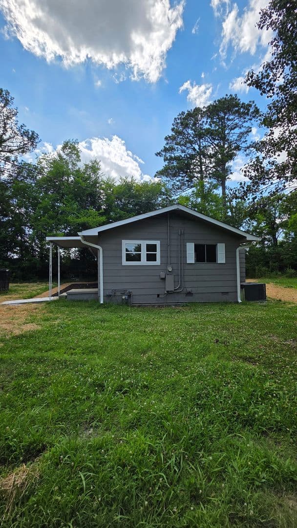Rossville House: 89 Susan Ln.