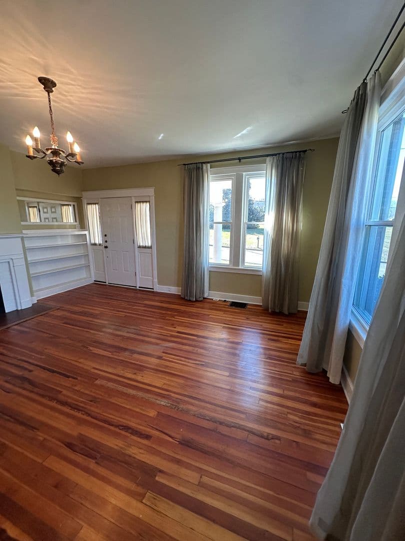 Shelbyville House: 709 S Brittain Street
