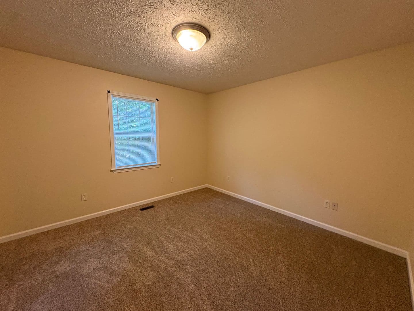 Manchester House: 173 Forrestwood Drive