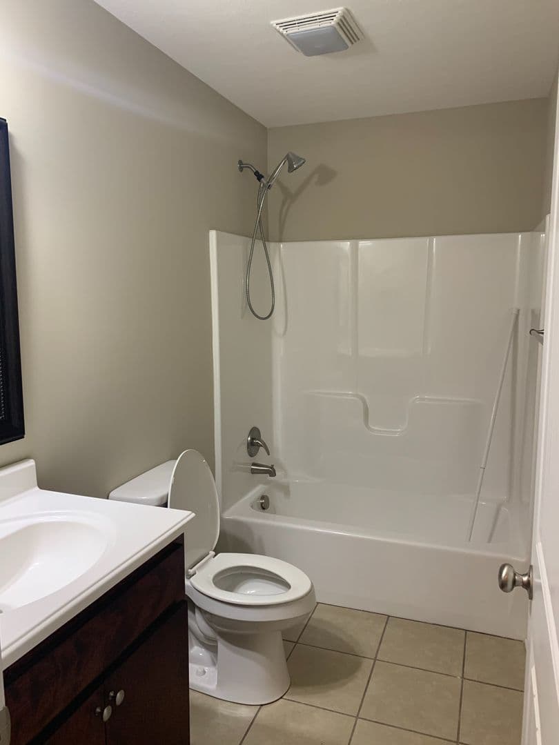 Tullahoma House: 429 Oakwood Rd