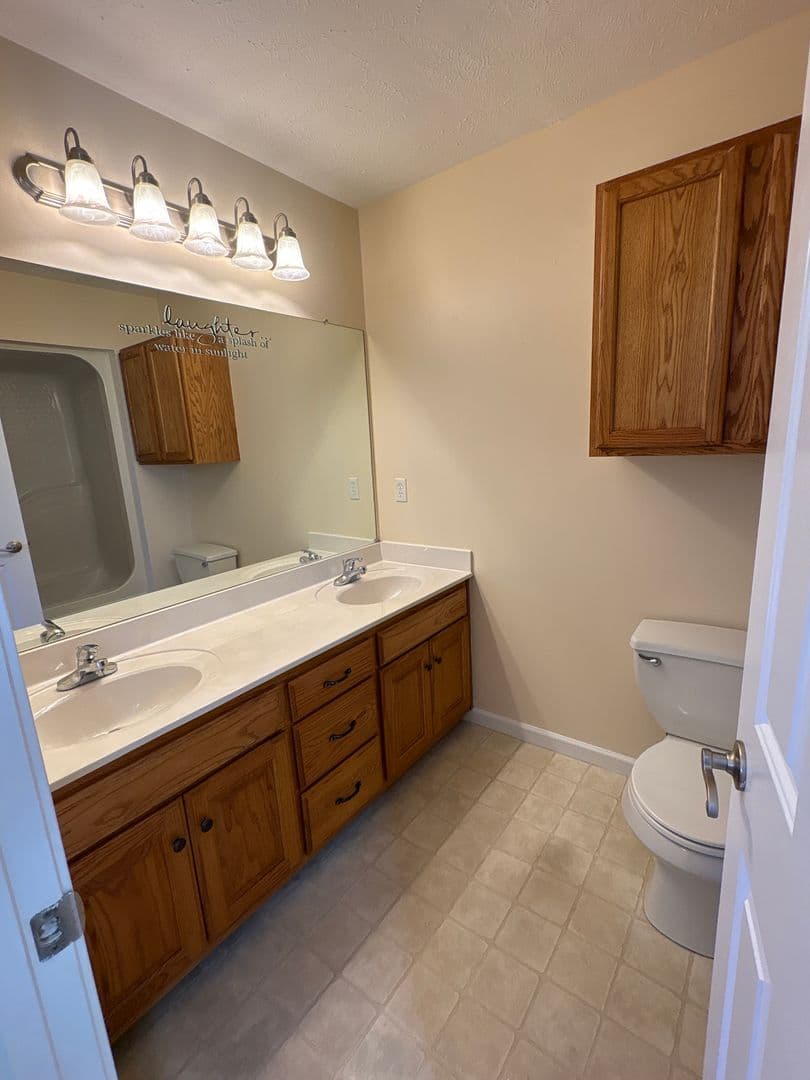 Manchester House: 1503 5th Avenue