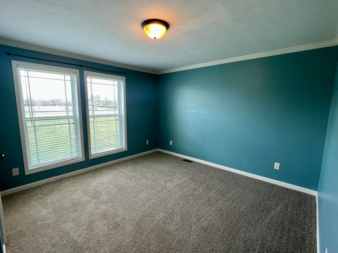 Shelbyville House: 1625 Hwy 64 W