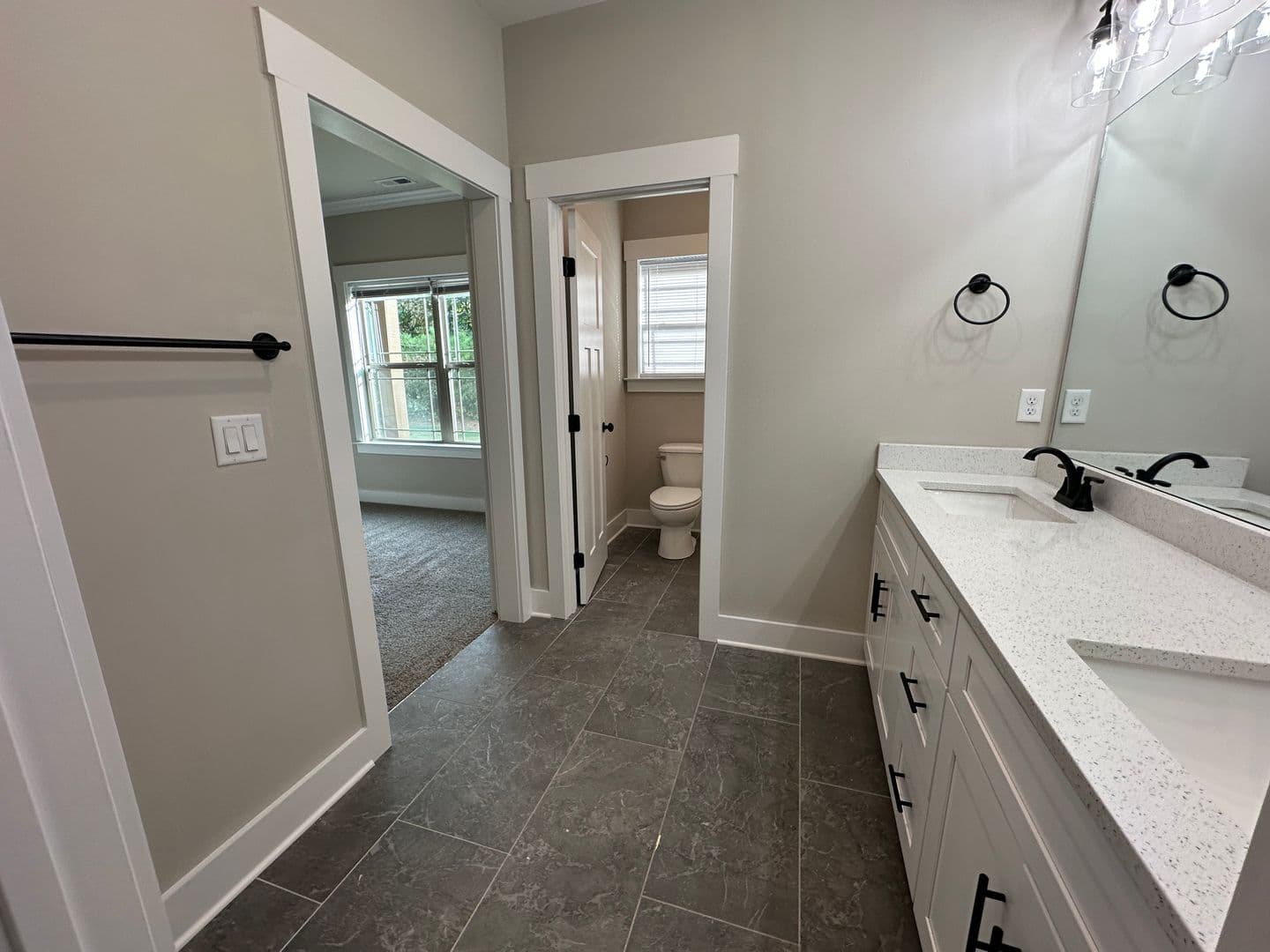 Ringgold House: 537 Willow Grove Court