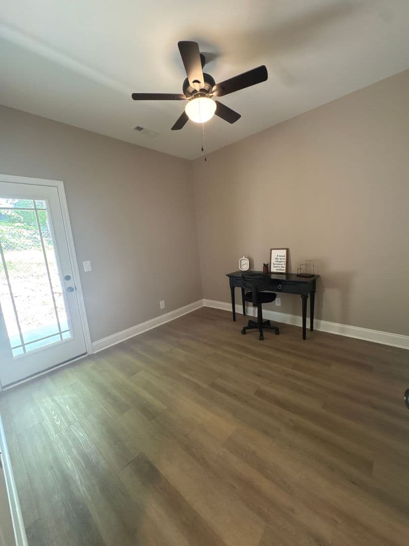 Manchester Apartment: 513 West End Circle