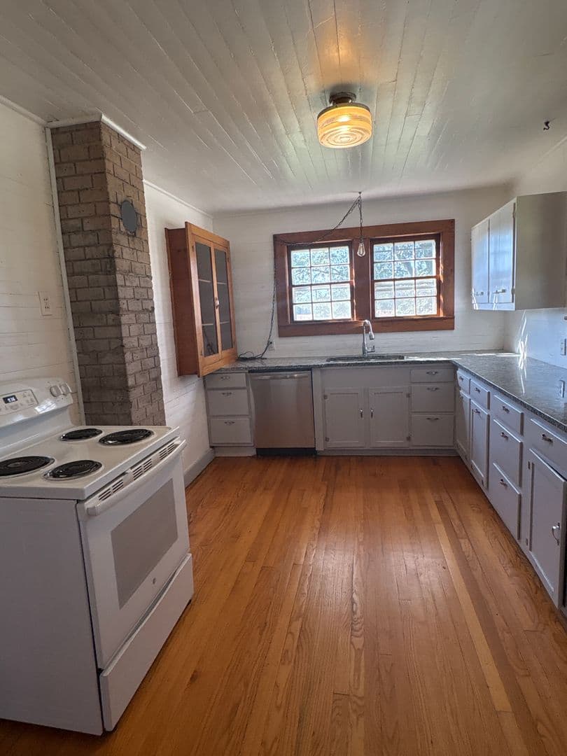 Hillsboro House: 4350 Stephenson Road