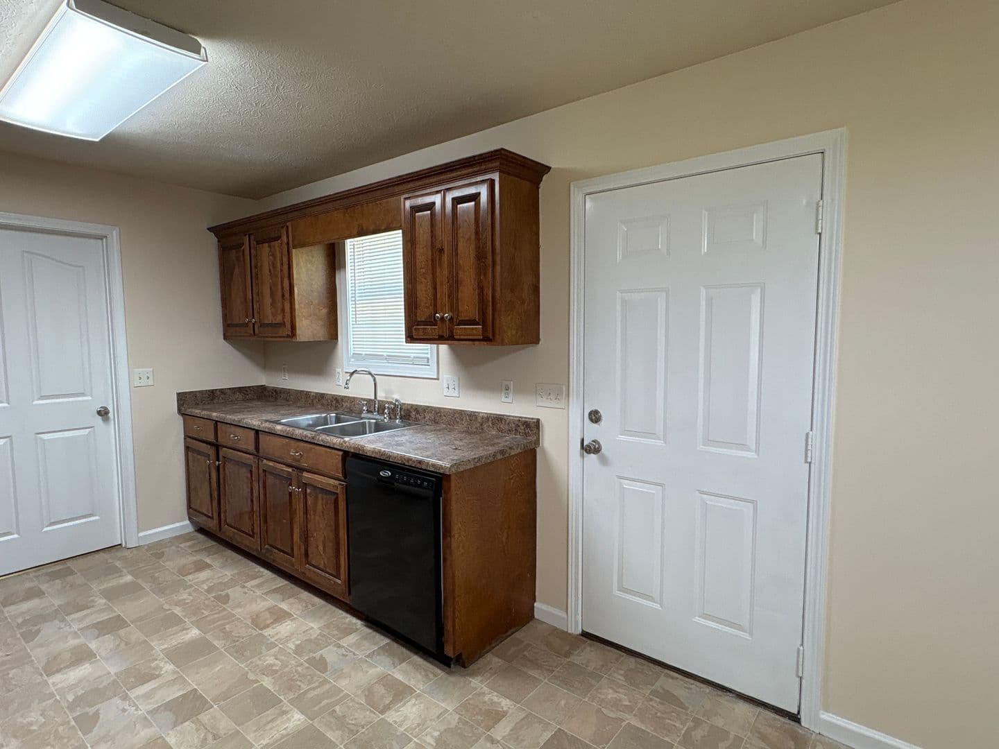 Manchester House: 307 Forrestwood Drive