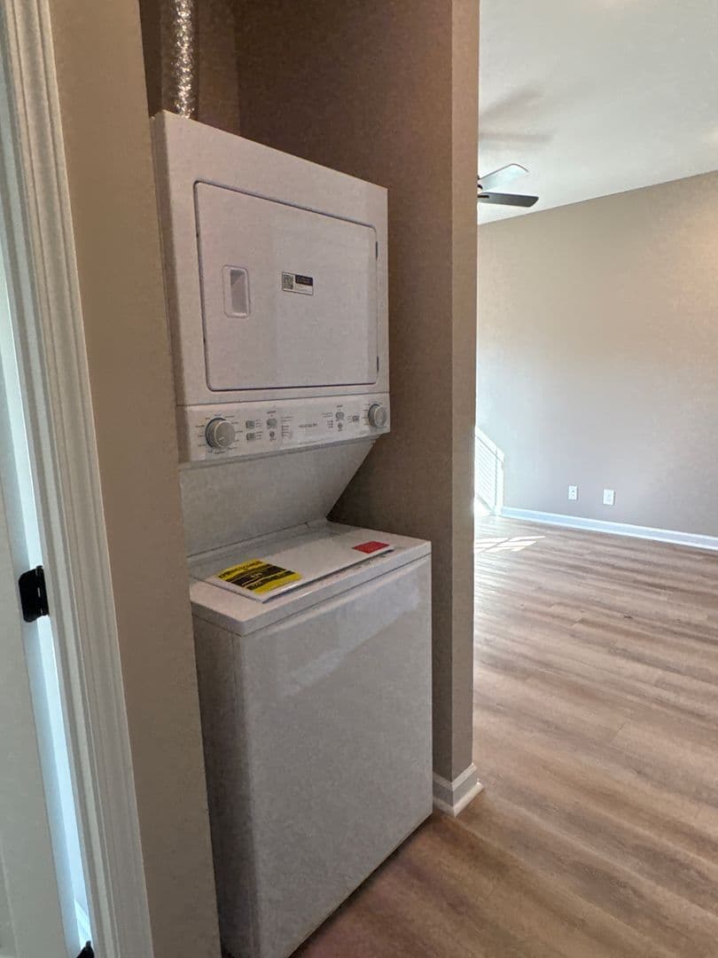 Manchester Apartment: 1109 S Spring St.