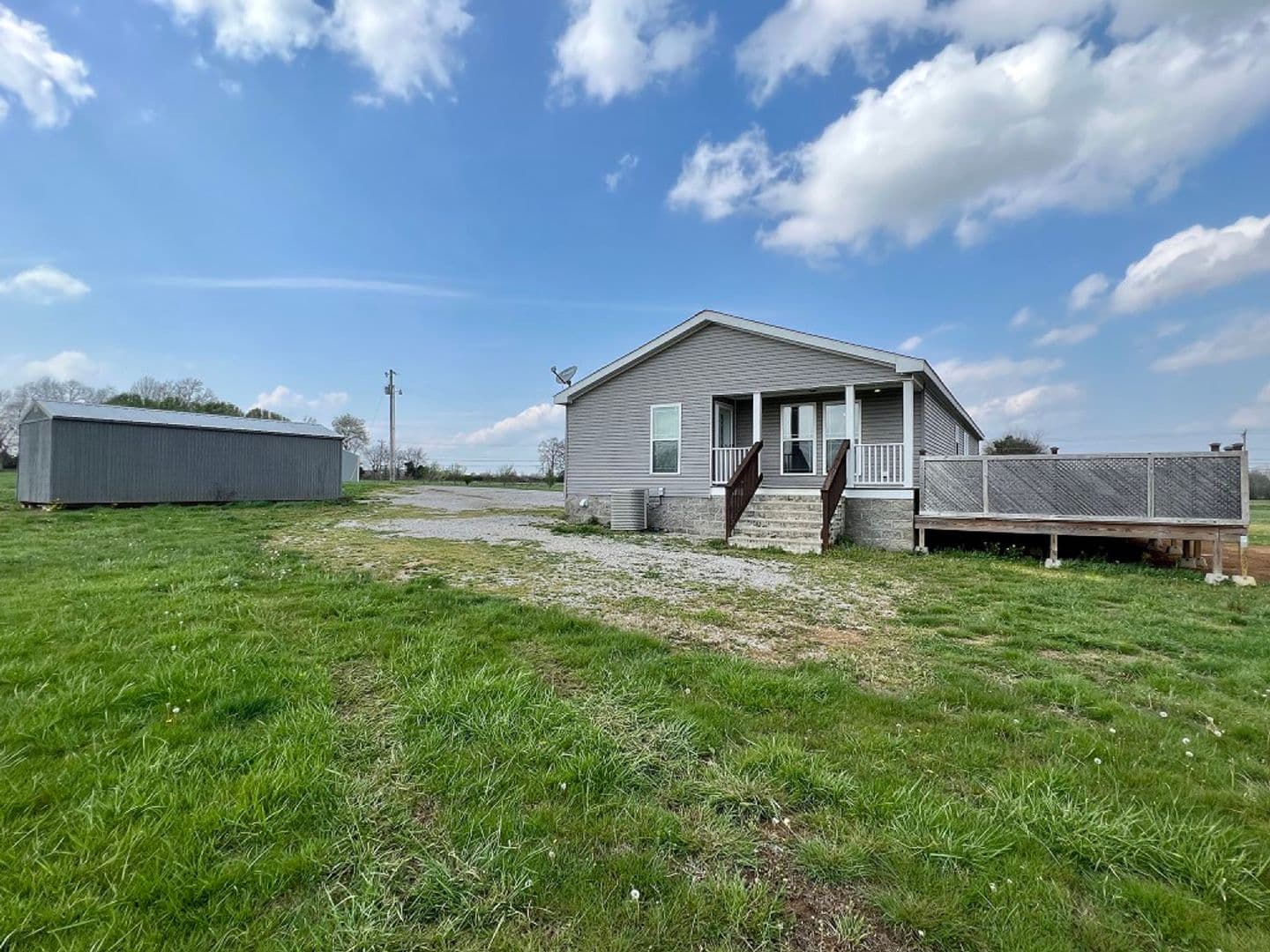 Shelbyville House: 1625 Hwy 64 W