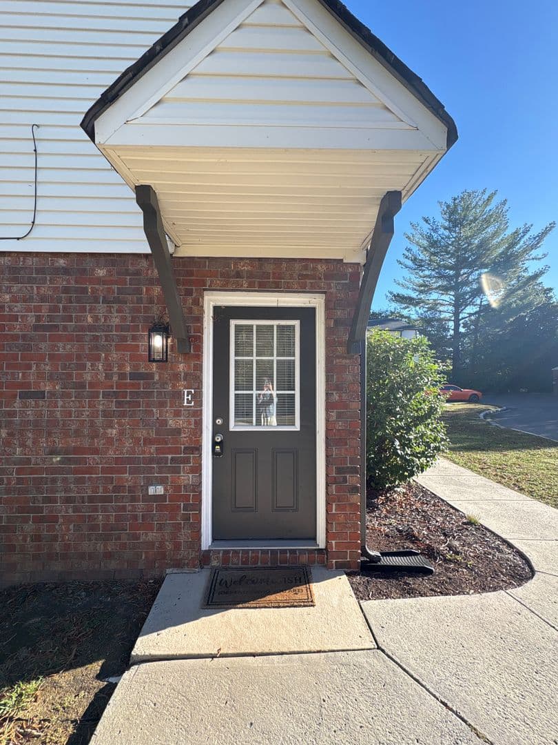 Tullahoma Townhome: 601 E Grundy St.