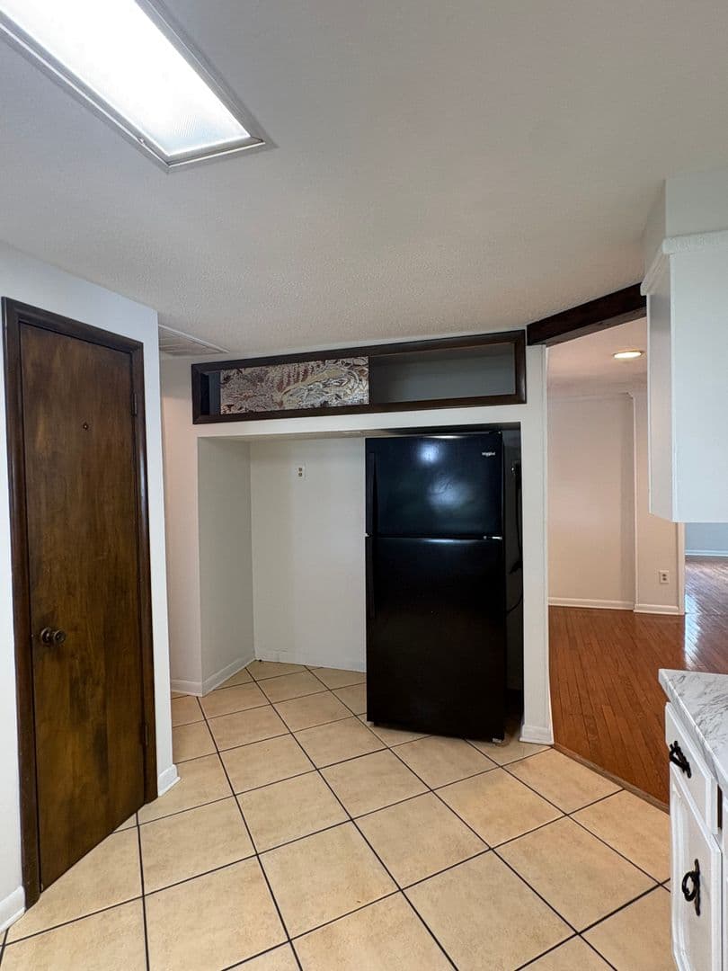 Winchester Apartment: 408 3rd Avenue NW