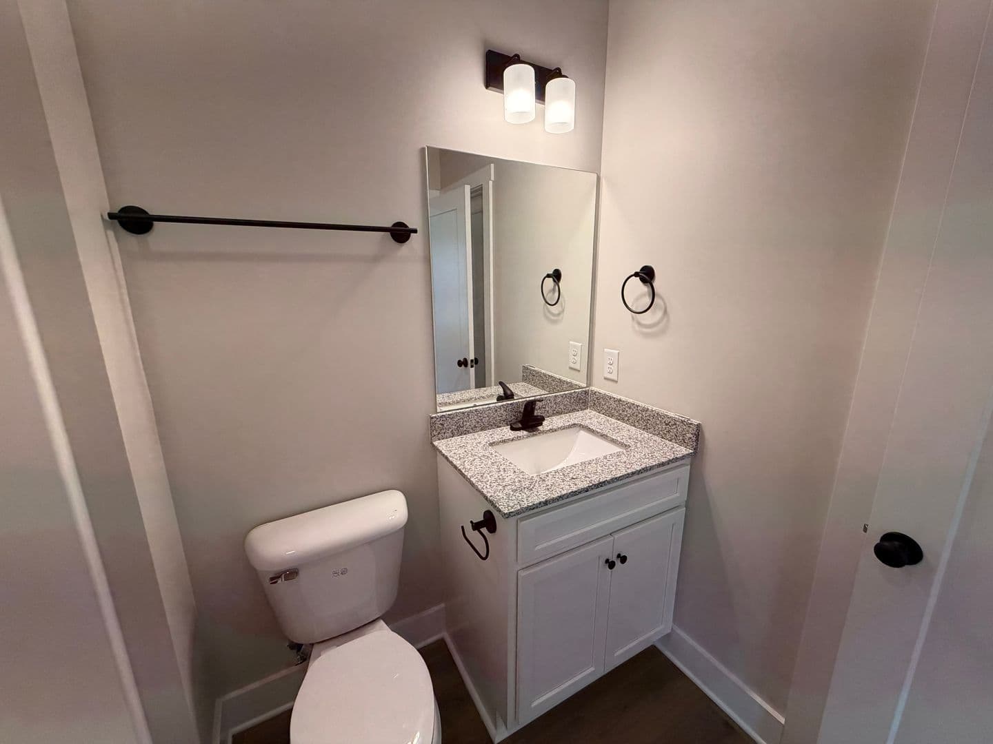 Shelbyville House: 201 Cates St
