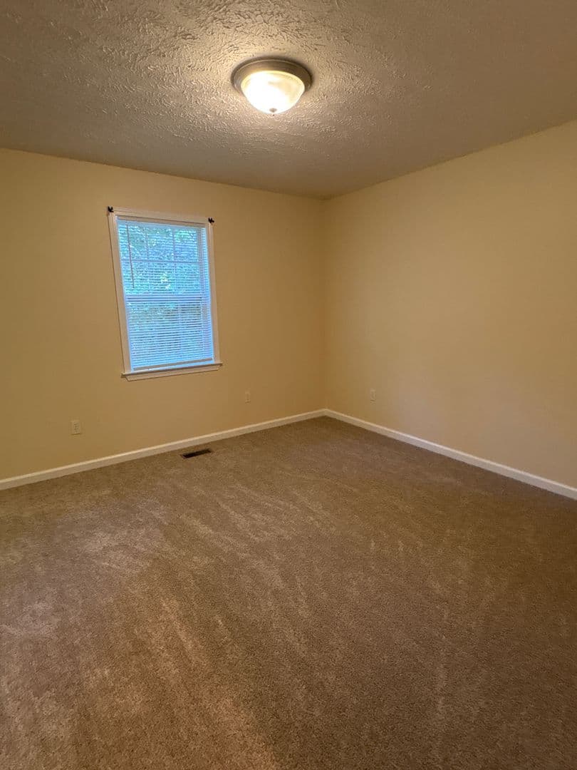 Manchester House: 173 Forrestwood Drive