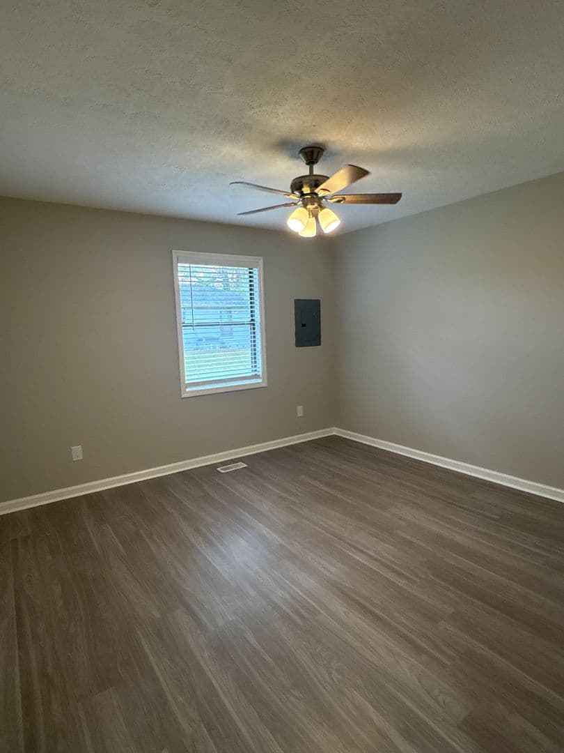 Manchester Townhome: 506 E. Main Street