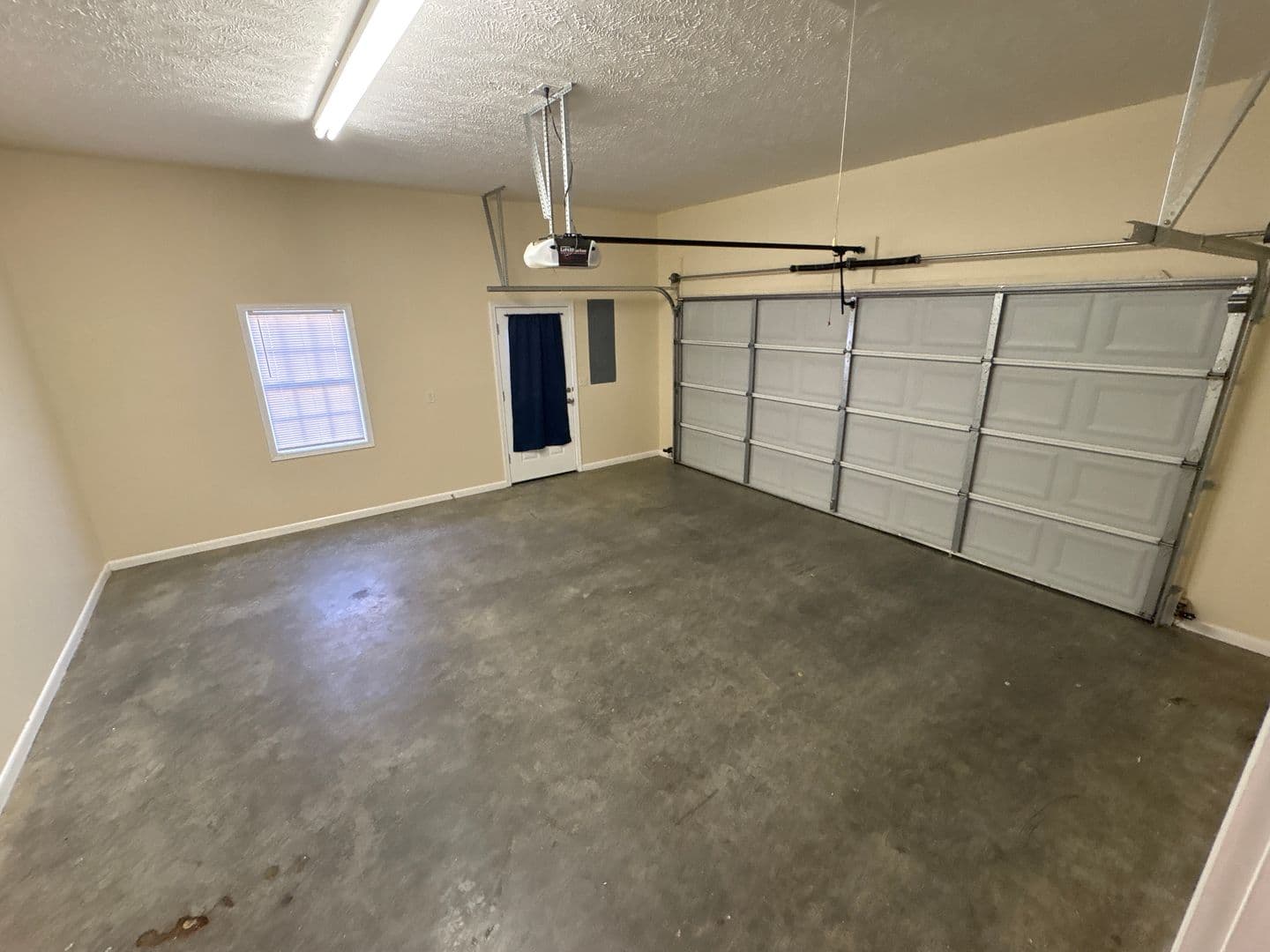 Manchester House: 173 Forrestwood Drive