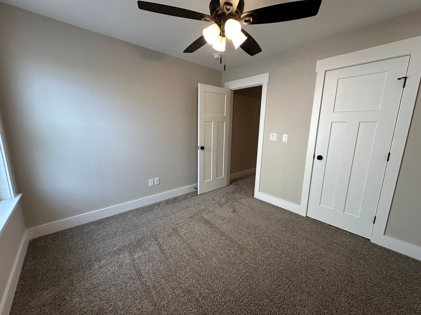 Ringgold House: 537 Willow Grove Court