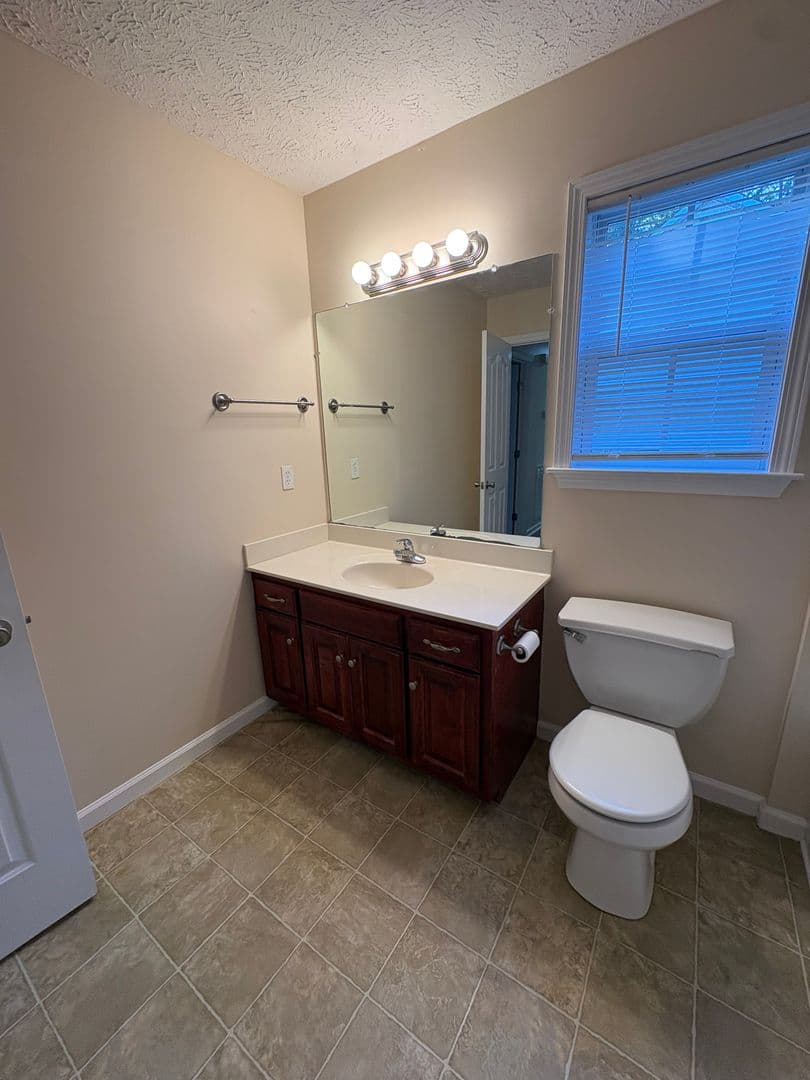 Manchester House: 173 Forrestwood Drive