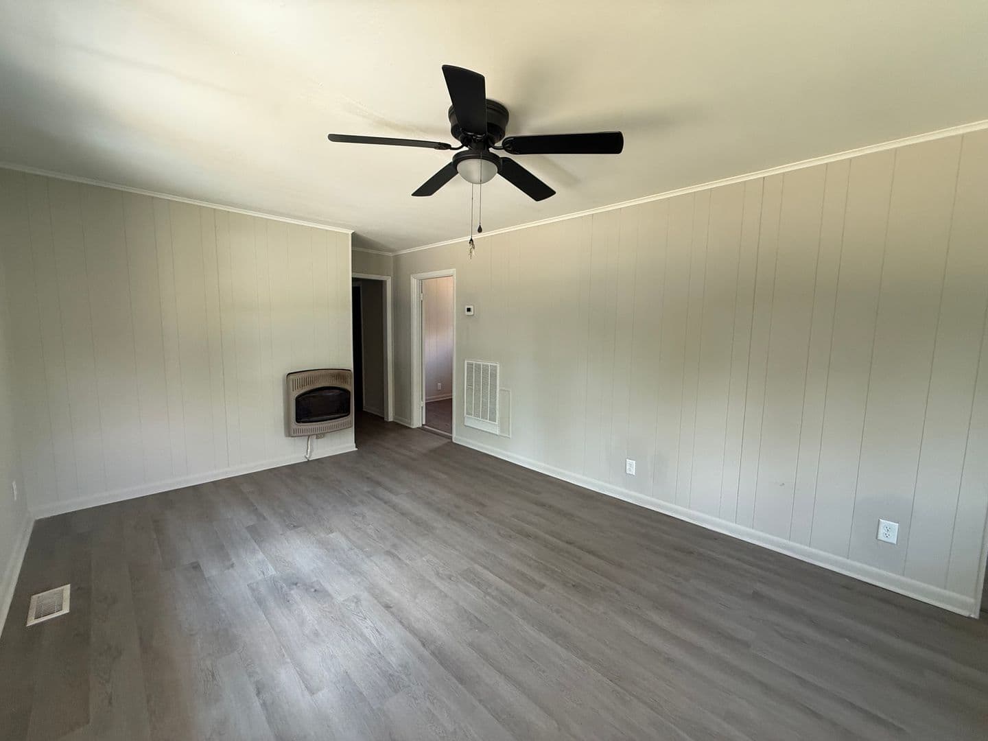 Rossville House: 89 Susan Ln.