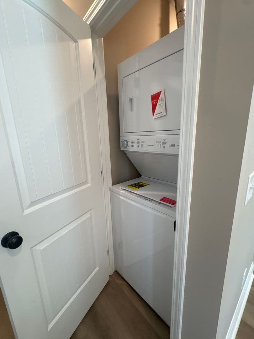 Manchester Apartment: 513 West End Circle