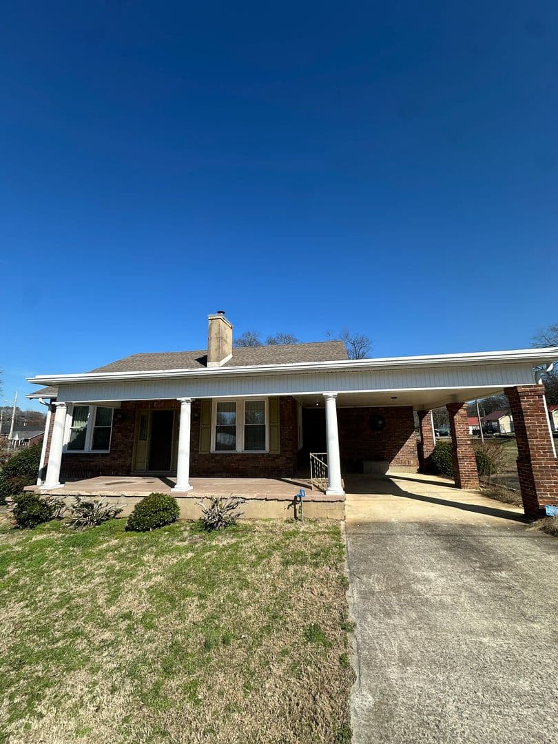Shelbyville House: 709 S Brittain Street