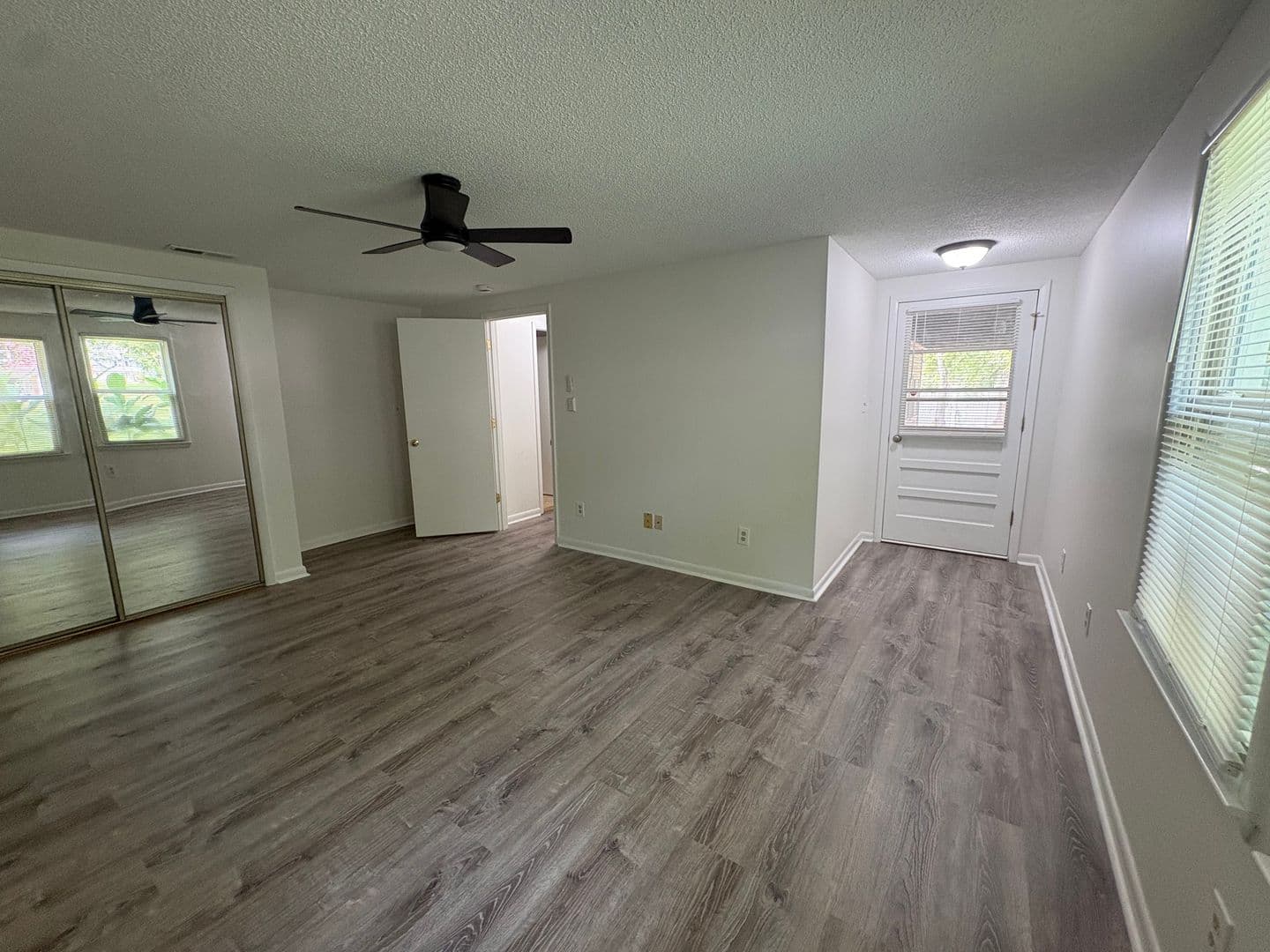 Winchester Apartment: 408 3rd Avenue NW