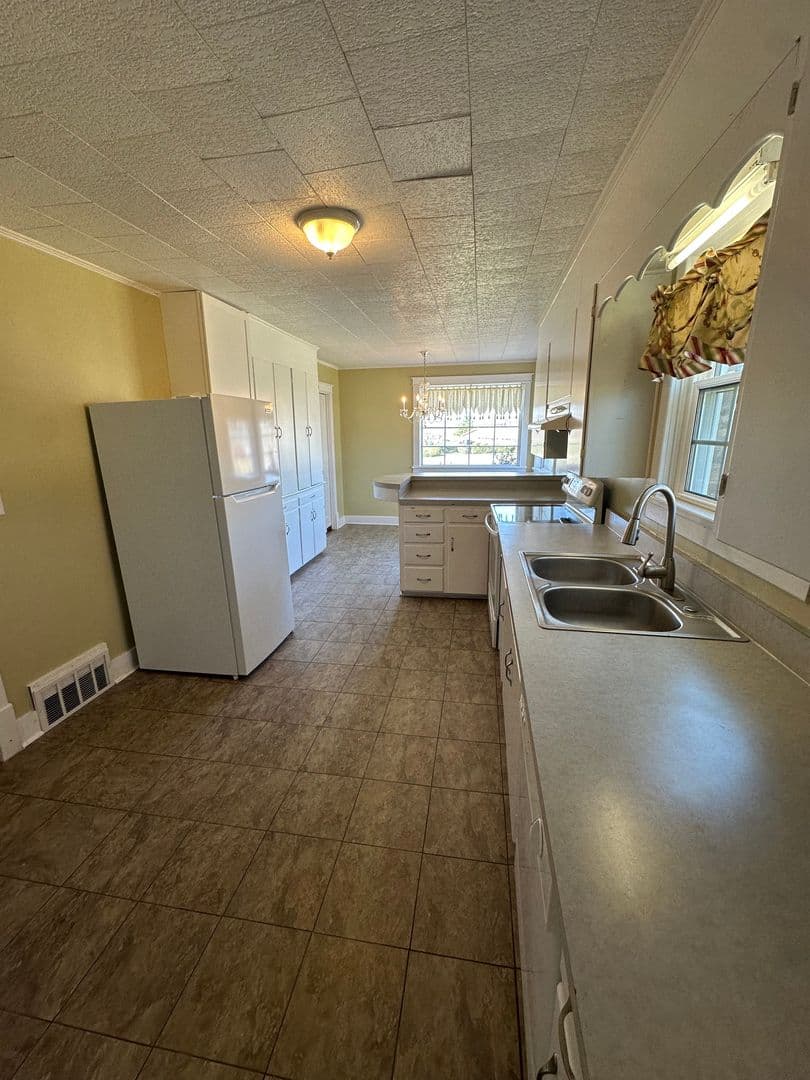 Shelbyville House: 709 S Brittain Street