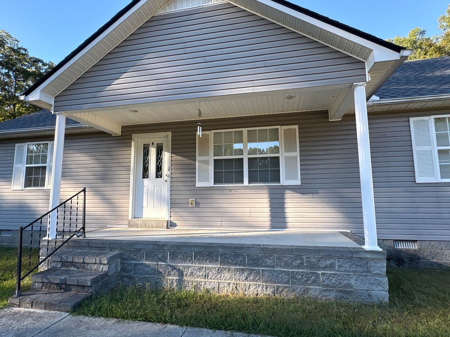 Manchester House: 173 Forrestwood Drive