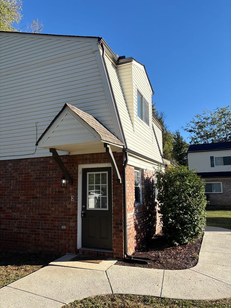 Tullahoma Townhome: 601 E Grundy St.