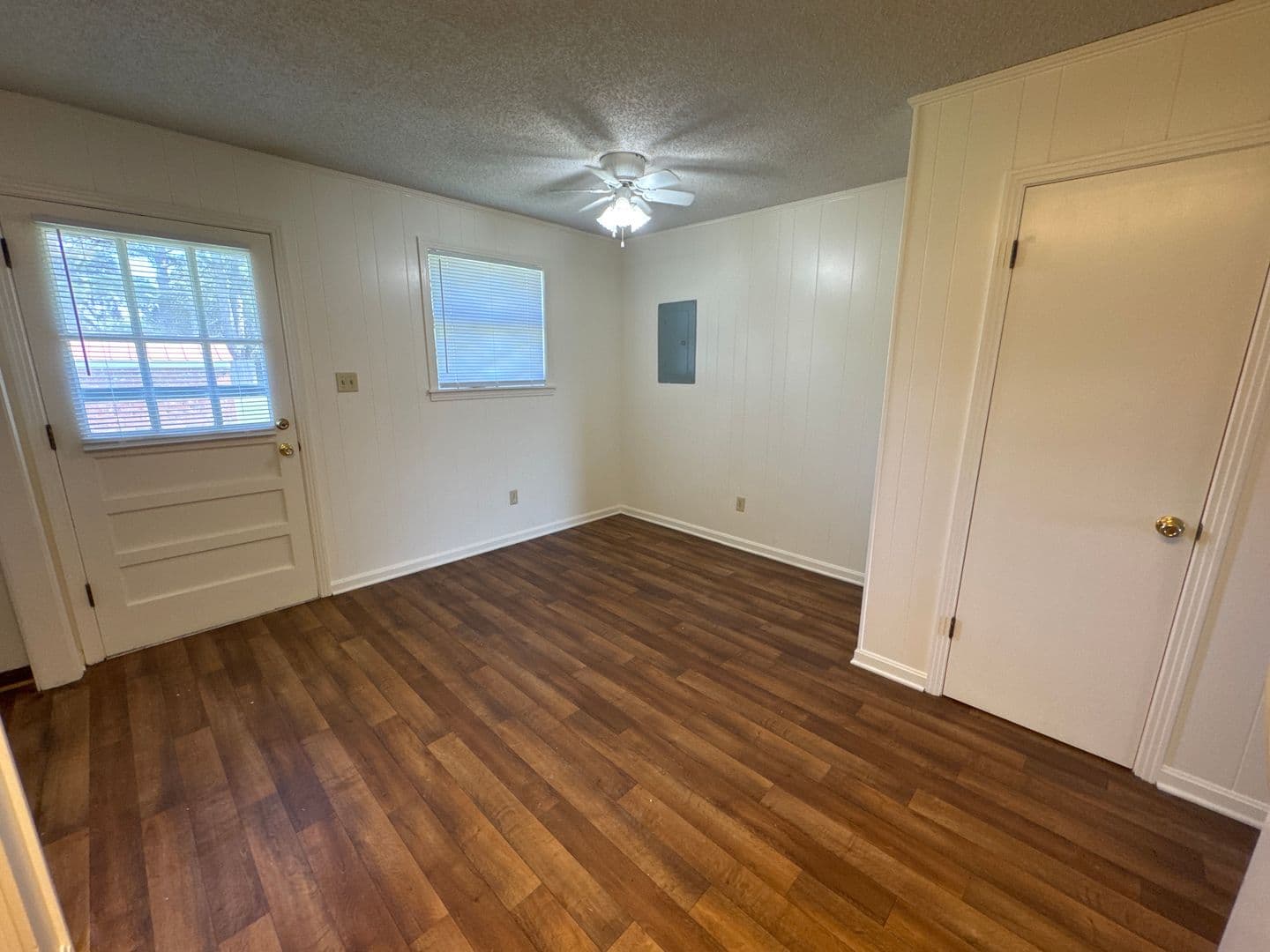 Lebanon House: 521 B Dawson Ln