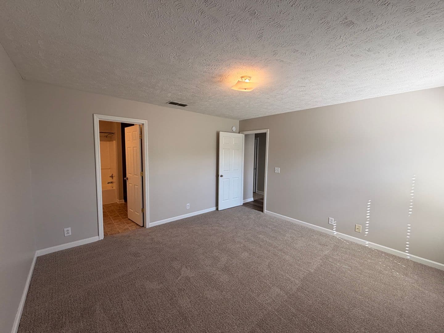 Murfreesboro House: 1836 Antebellum Drive