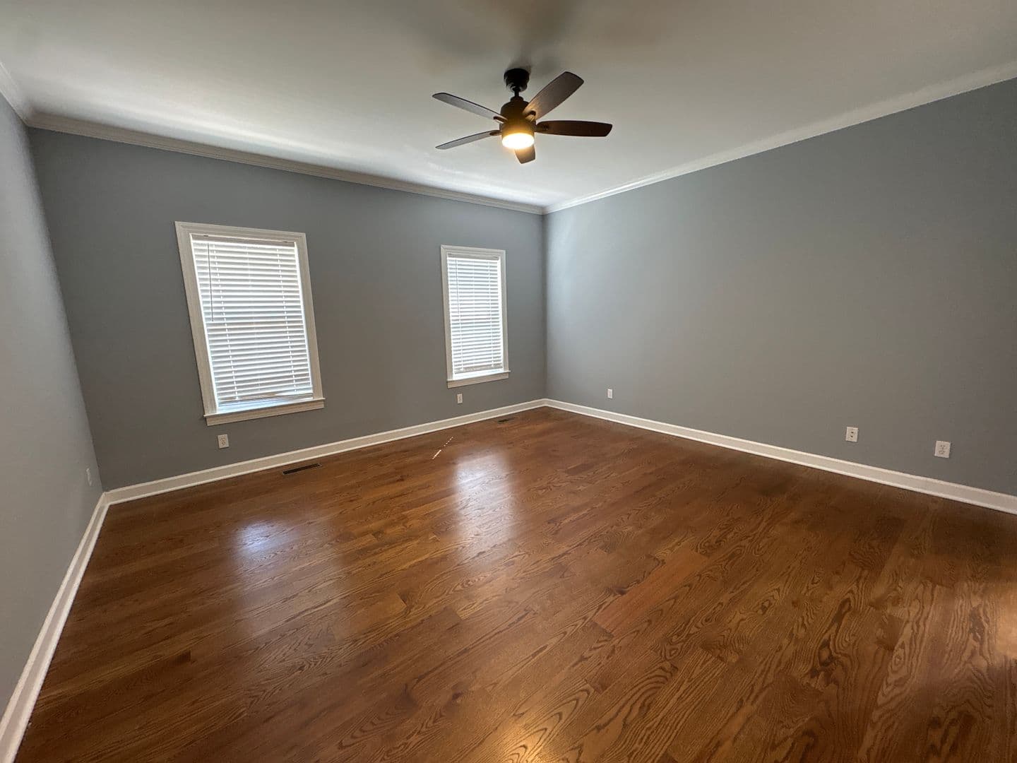 Manchester House: 187 Oak Hollow Road