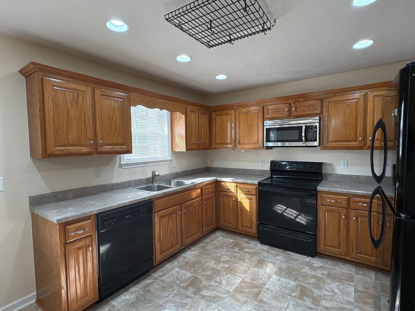 Manchester House: 1503 5th Avenue